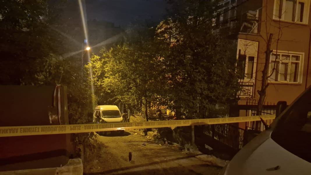Bir dairede 3 kişinin cesedi bulundu! 4